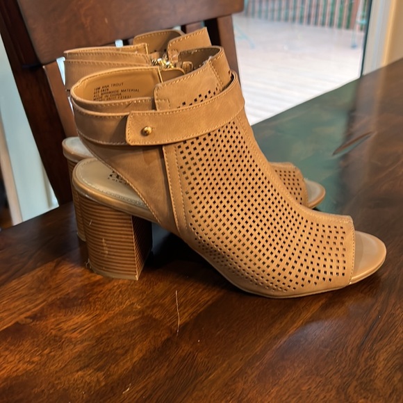 Stylish a.n.a Heels, Size 10 - Picture 3 of 14